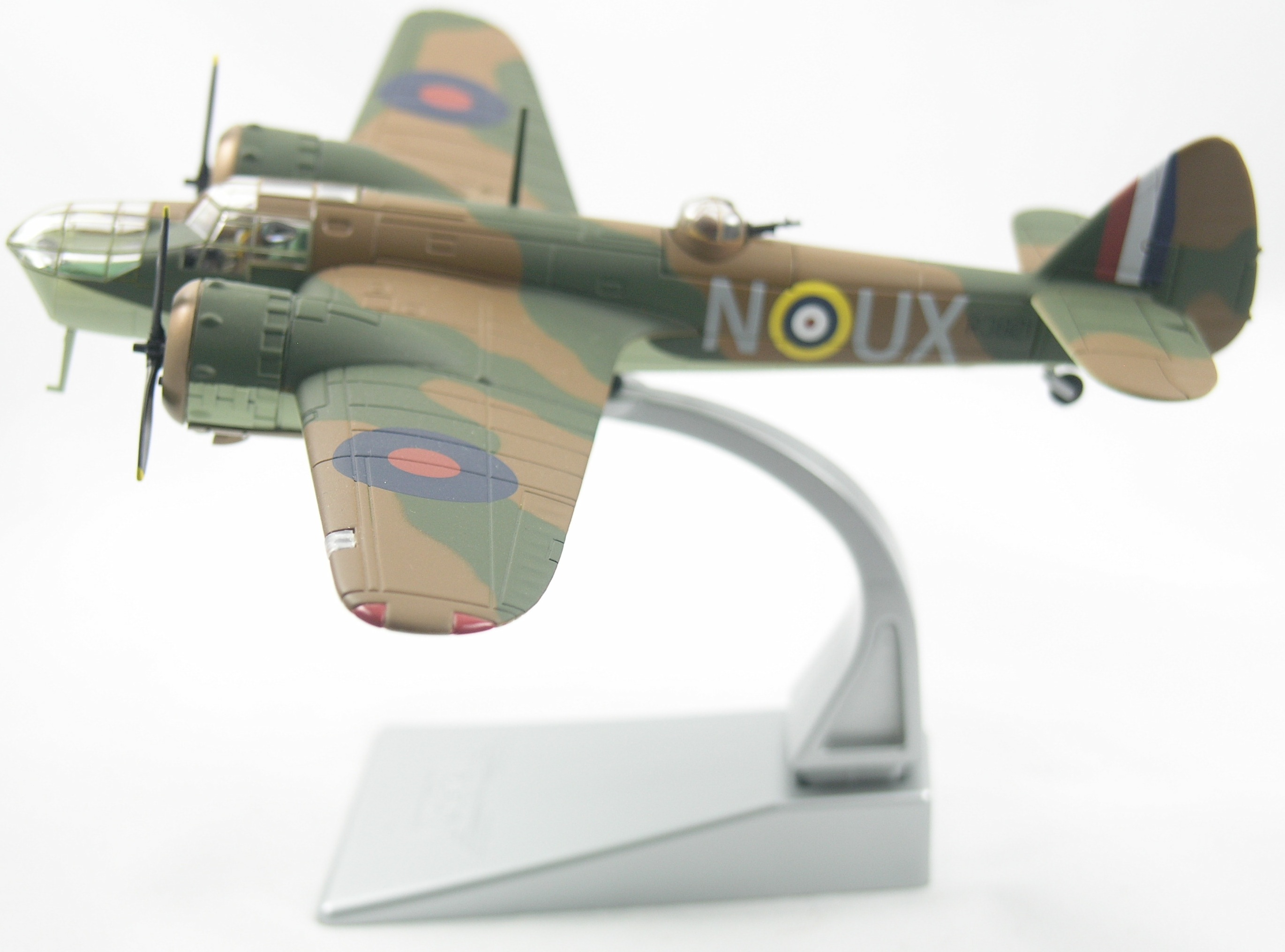 Blenheim-AA38401-Stand