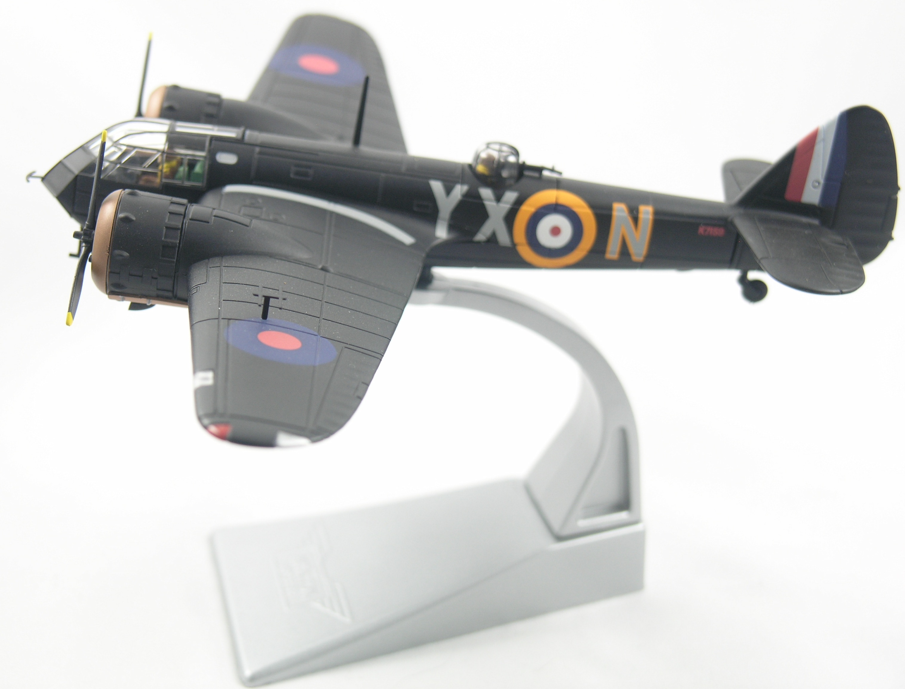 Blenheim-AA38403-Stand