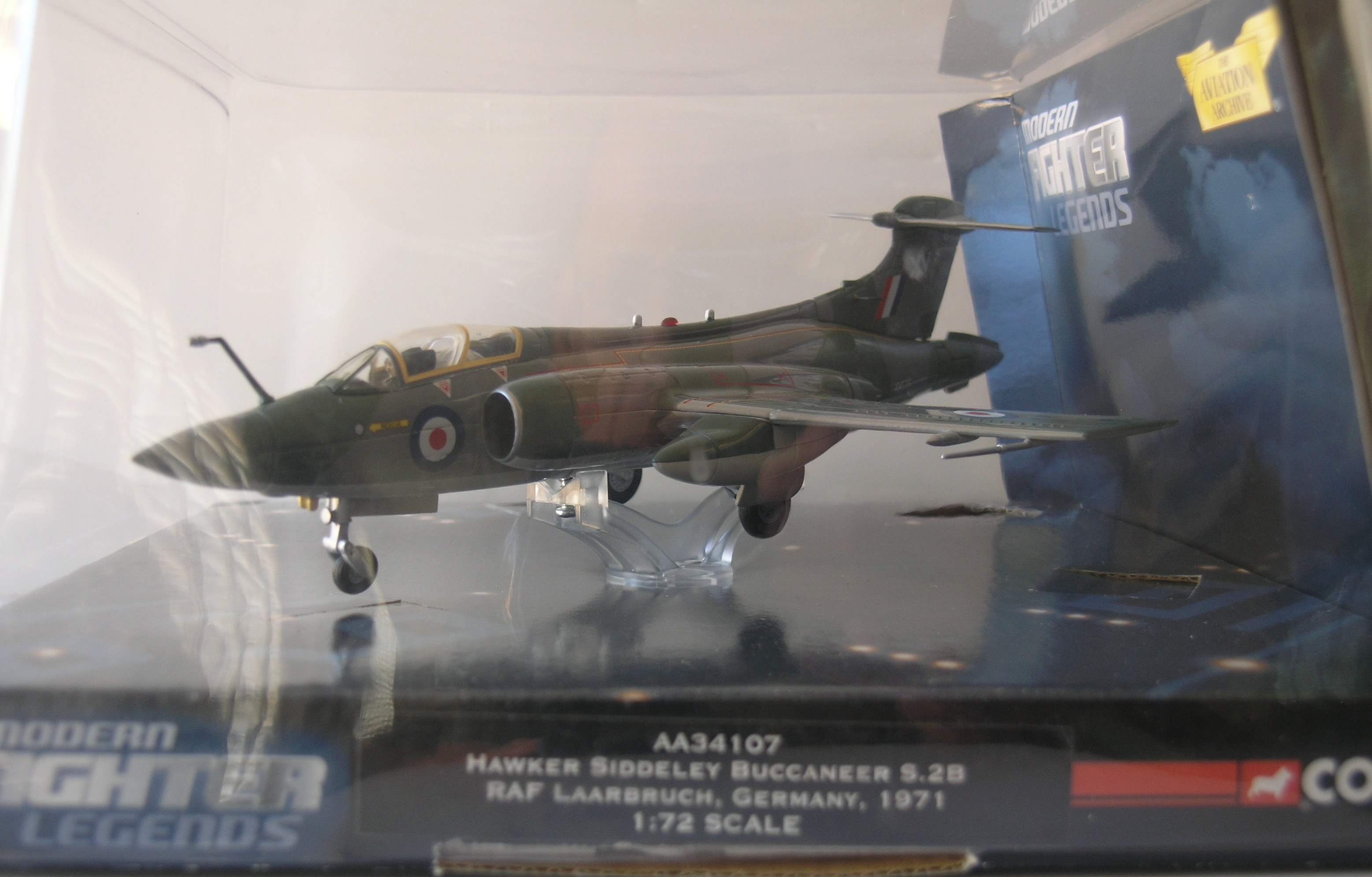 Buccaneer-AA34107-Box