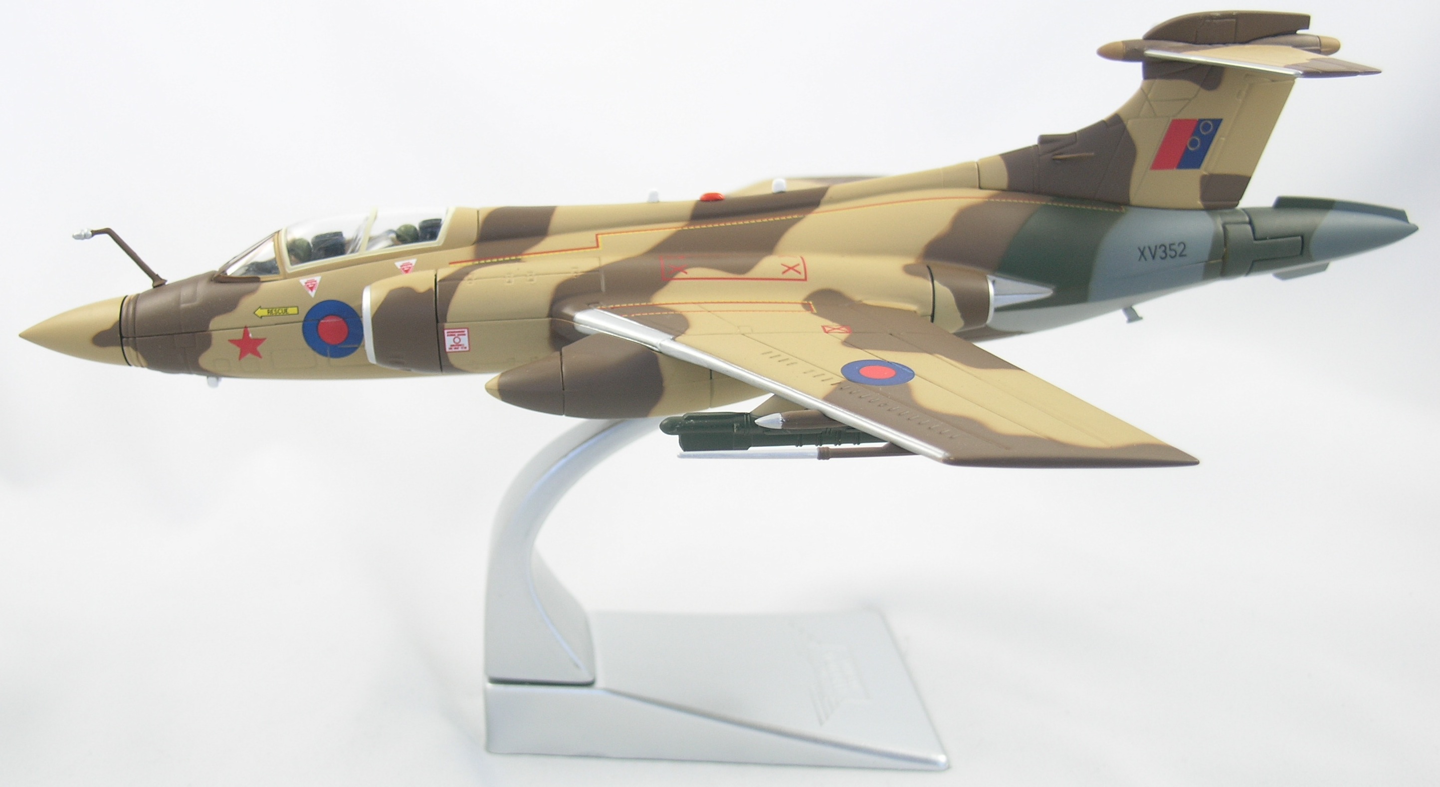 Buccaneer-AA34109-Stand
