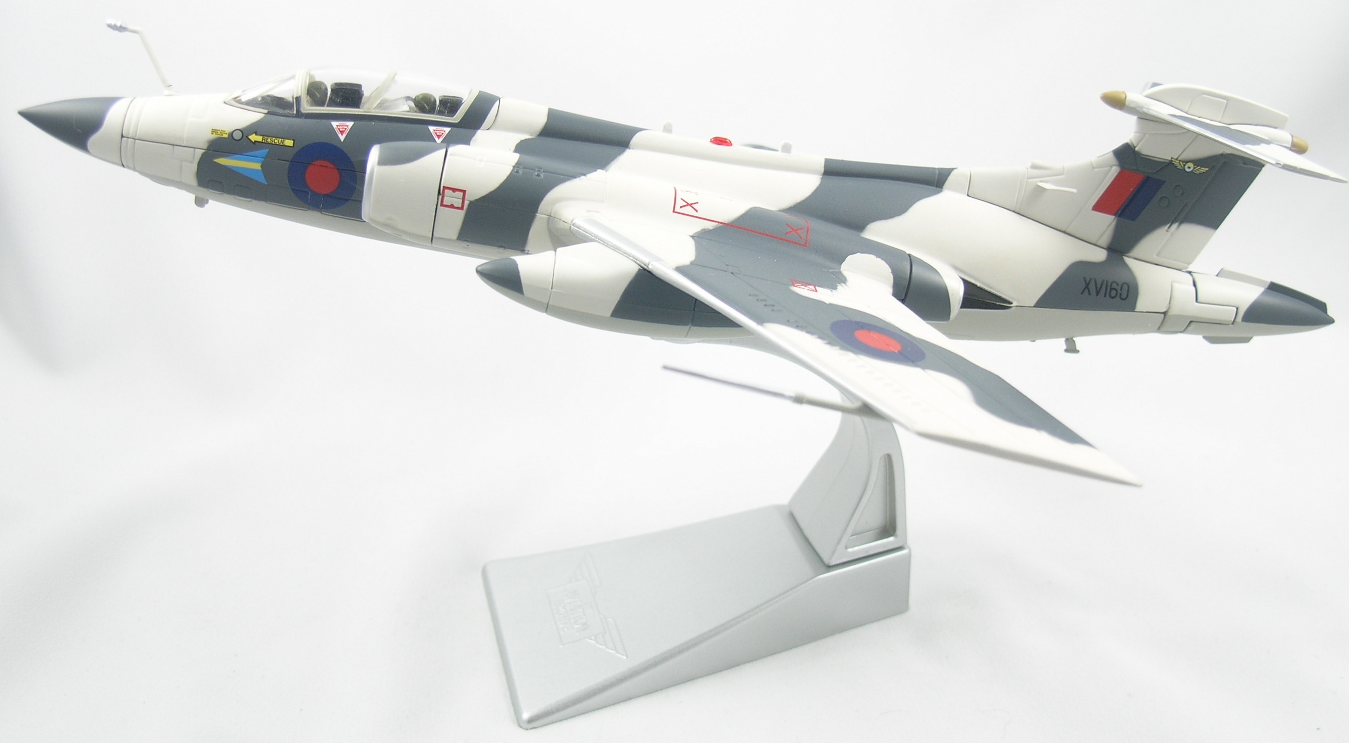 Buccaneer-AA34110-Stand