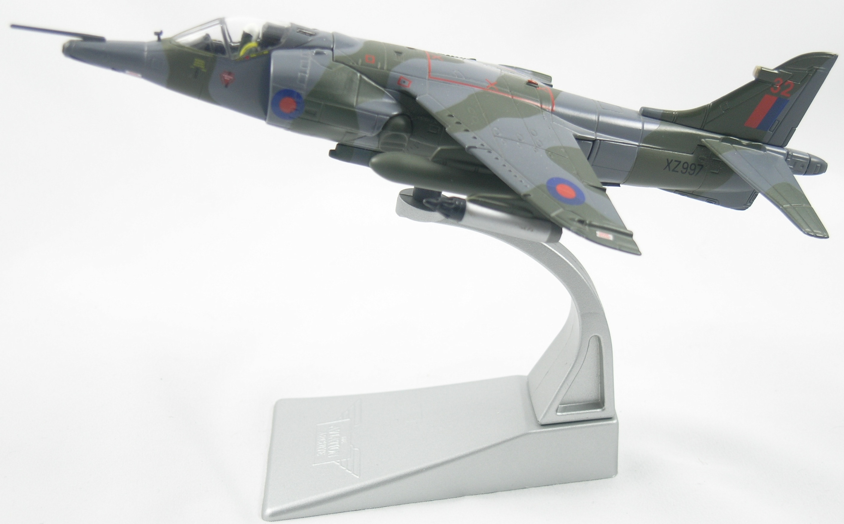 Harrier-AA32401-Stand
