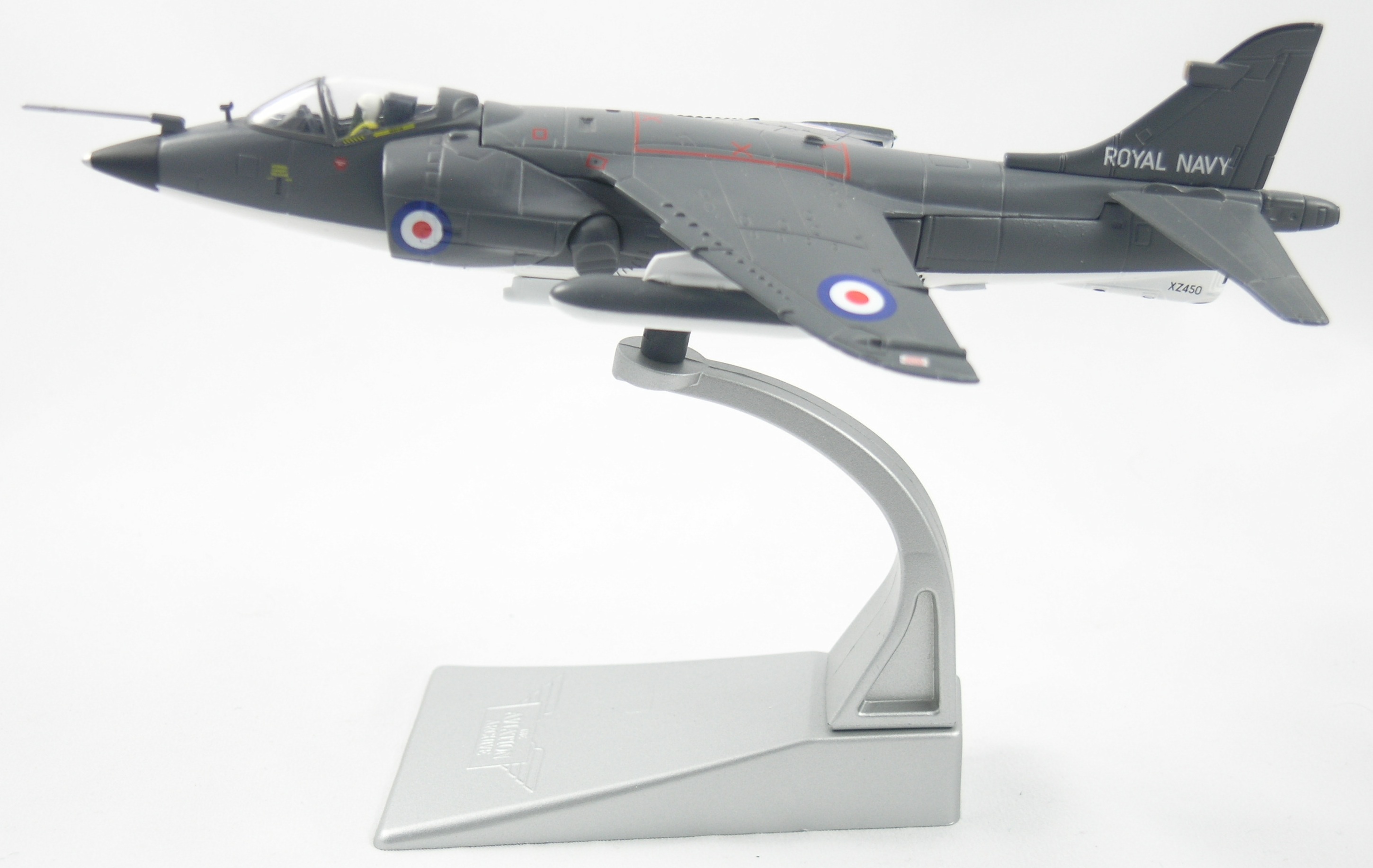 Harrier-AA32402-Stand