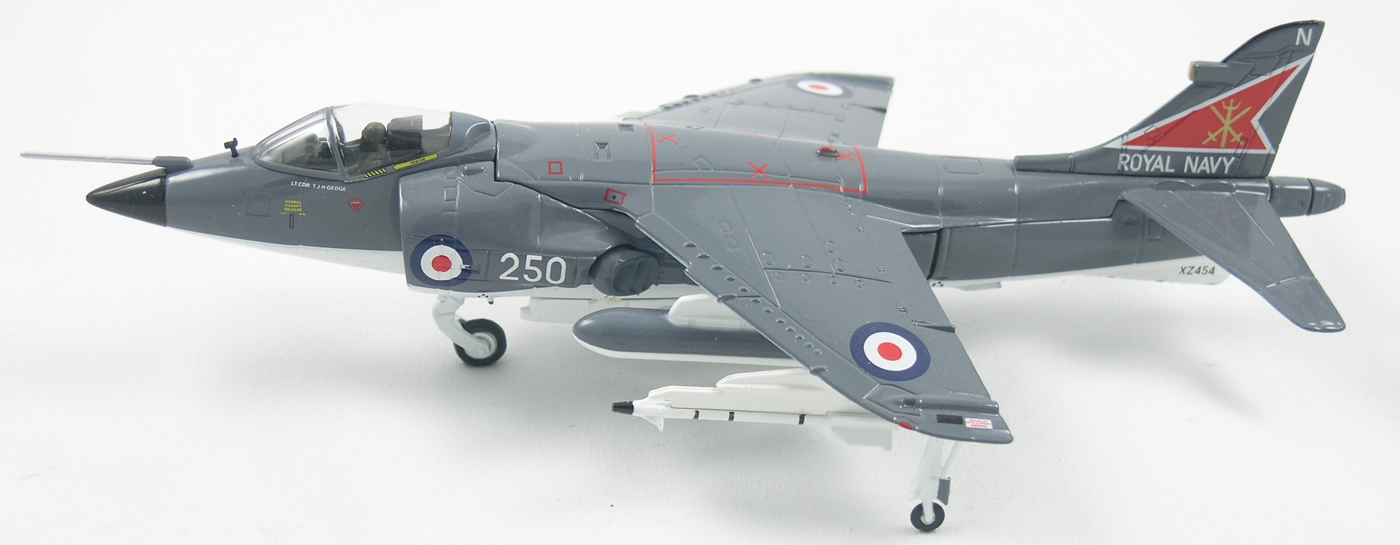 Harrier-AA32410-Top