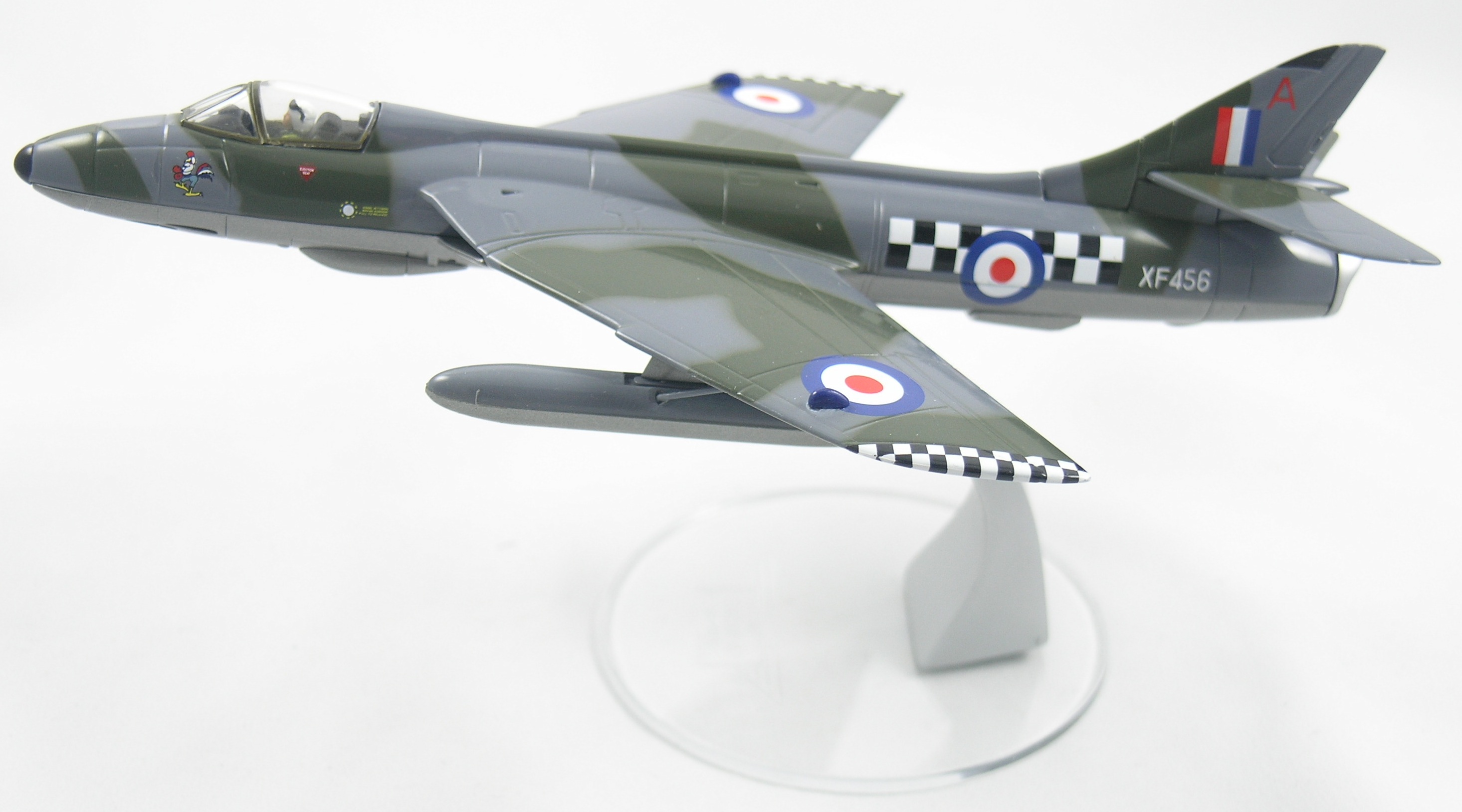 Hunter-AA32704-Stand