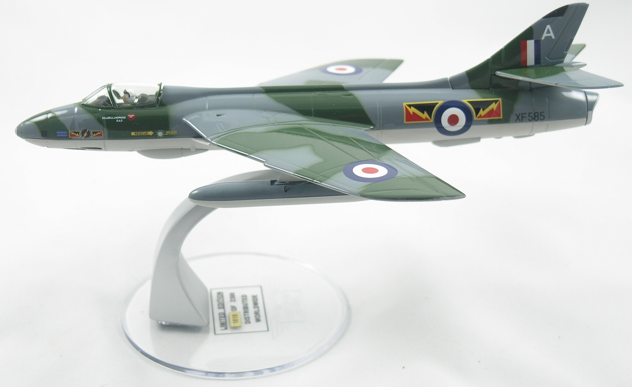 Hunter-AA32707-Stand