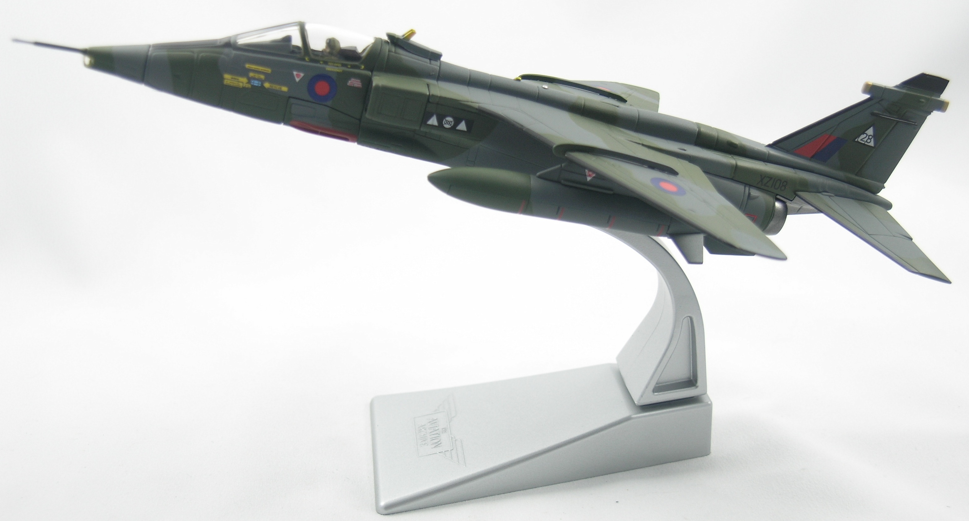 Jaguar-AA35413-Stand