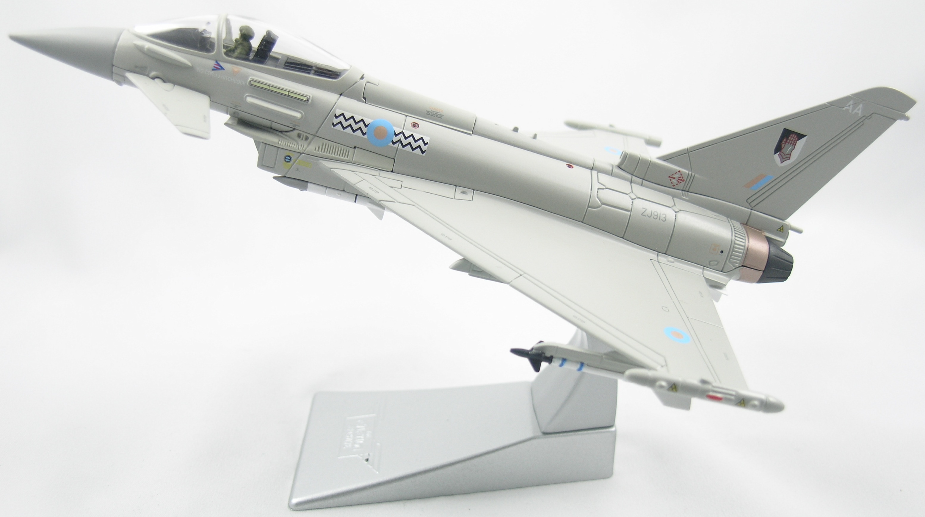 Typhoon-AA36401-Stand